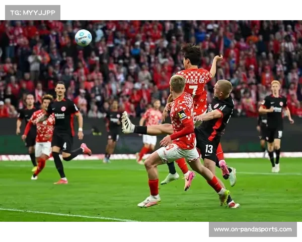 法兰克福2-1战胜美因茨，科洛穆阿尼绝杀
